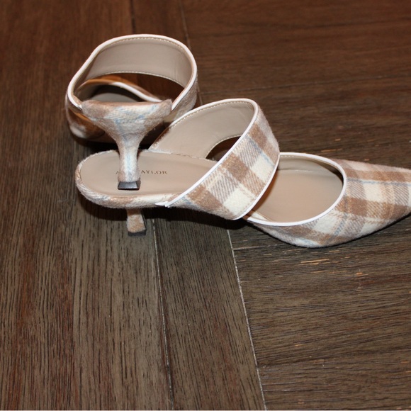 Ann Taylor Plaid Cream and Tan Heels - Picture 1 of 3